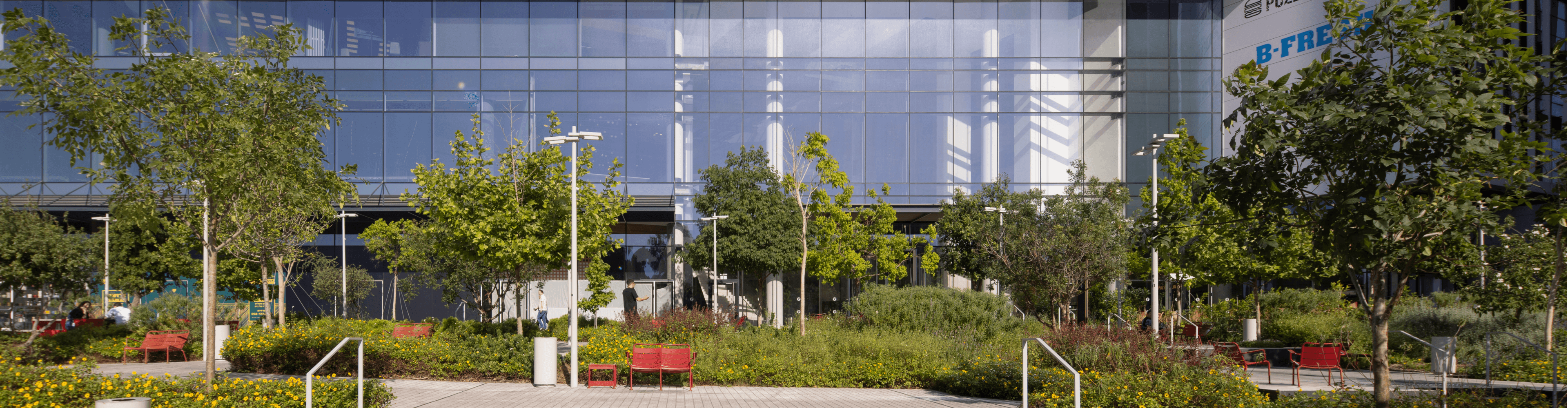 חלל כניסה למגדל Entrance Hall of a Tower